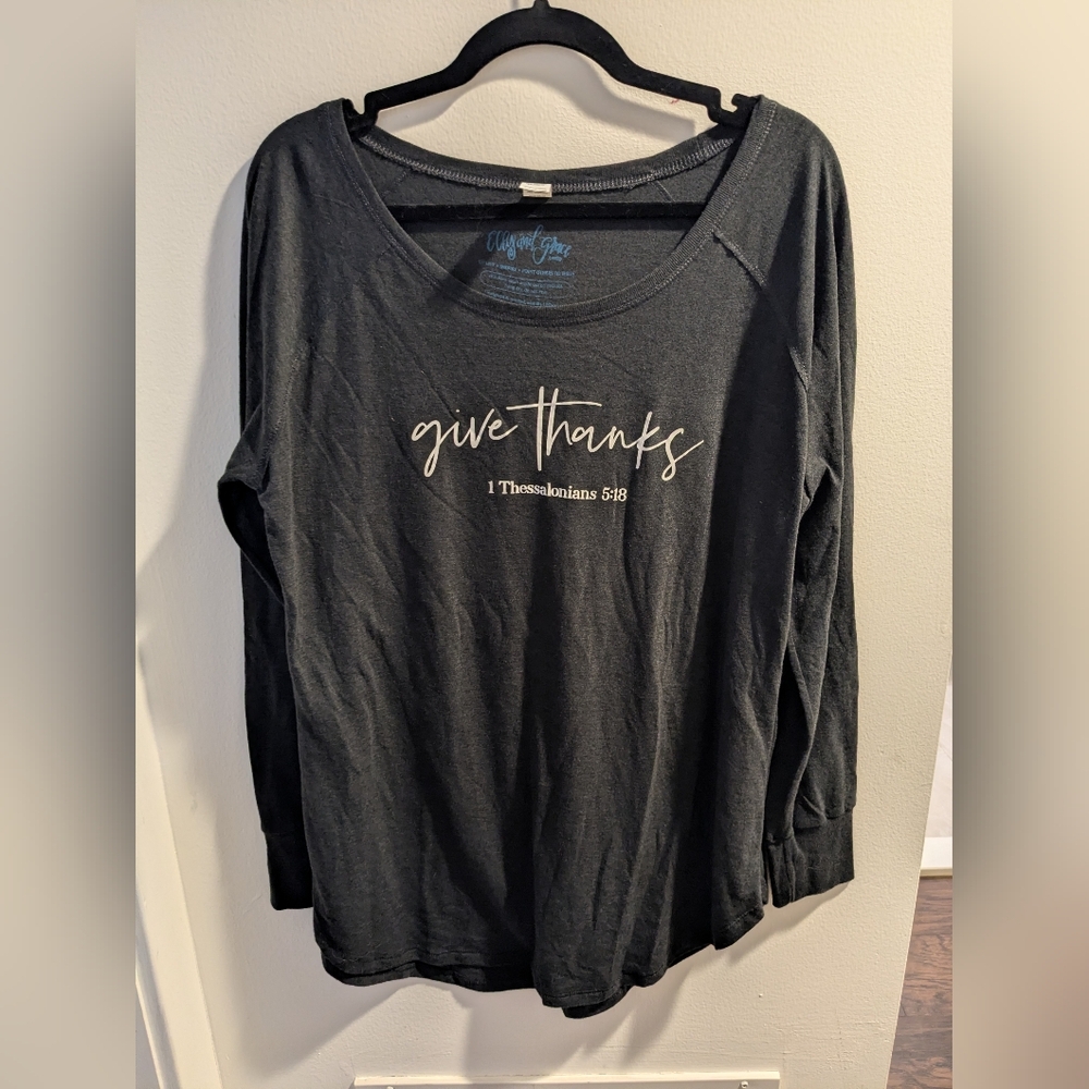 Women's Charcoal Long Sleeve Top with 'Give Thanks' Design